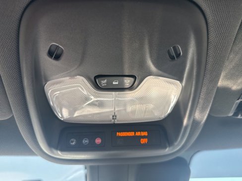 Used 2021 Chevrolet TrailBlazer RS w/ Technology Package image 29
