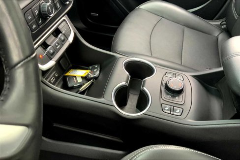 Certified 2022 GMC Terrain SLT w/ Infotainment Package II image 14