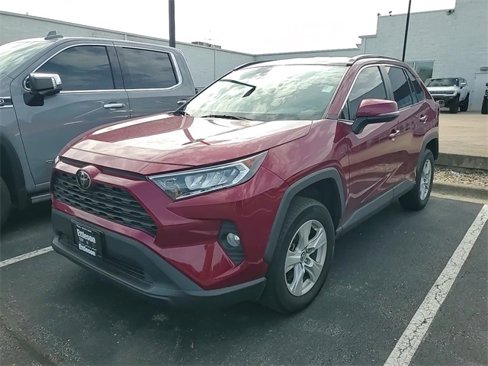 Used 2021 Toyota RAV4 XLE image 10