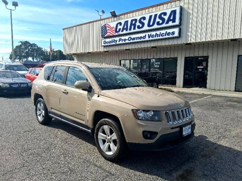 Used 2016 Jeep Compass Latitude image 2