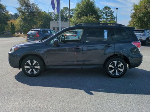 Used 2017 Subaru Forester 2.5i Premium w/ All-Weather Package image 6