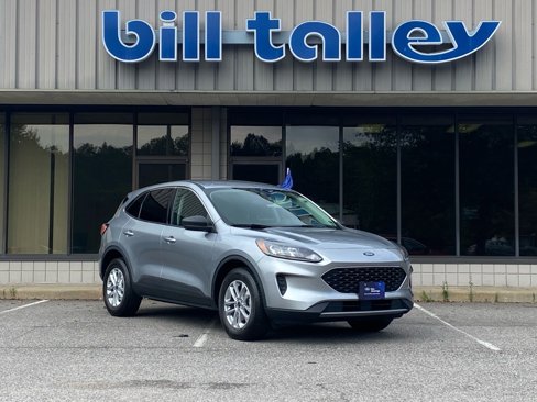 Certified 2022 Ford Escape SE w/ Cold Weather Package image 2