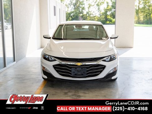 Used 2023 Chevrolet Malibu LT image 2