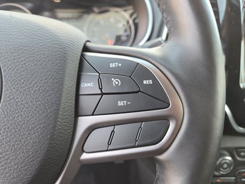 Used 2019 Jeep Cherokee Limited image 19