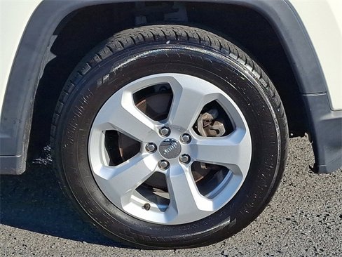 Used 2018 Jeep Compass Latitude w/ Popular Equipment Group image 8