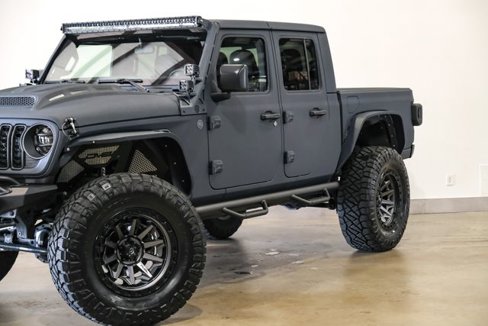 Used 2025 Jeep Gladiator Sport image 19
