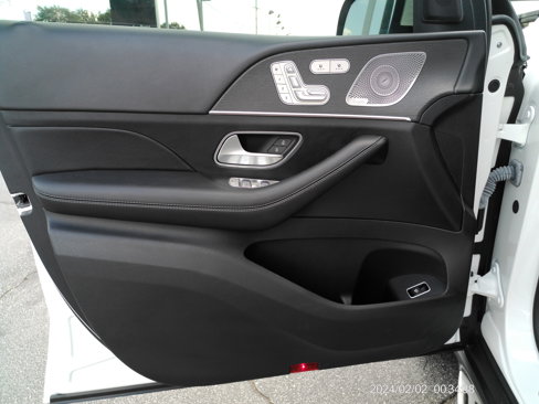 Certified 2022 Mercedes-Benz GLE 350 w/ Premium Package image 13