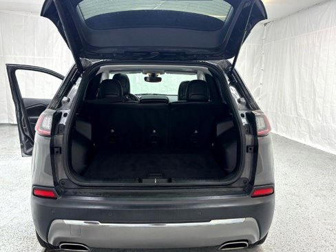 Used 2019 Jeep Cherokee Limited image 27