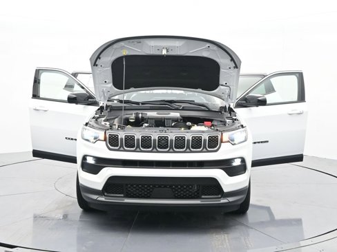 Used 2023 Jeep Compass Latitude w/ Convenience Group image 43