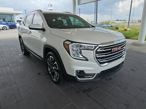 Used 2022 GMC Terrain SLT w/ LPO, Floor Liner Package image 5