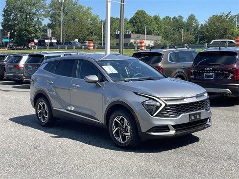 Certified 2023 Kia Sportage LX image 3