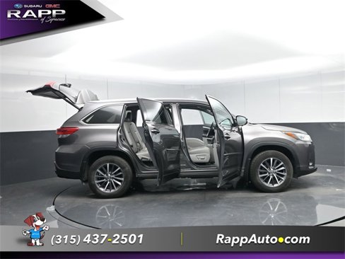 Used 2018 Toyota Highlander XLE image 34