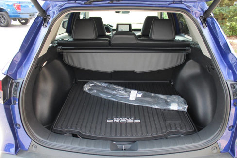Used 2023 Toyota Corolla Cross XLE image 19