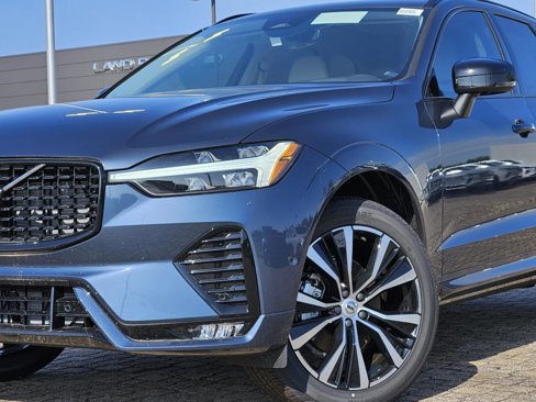 New 2025 Volvo XC60 B5 Plus w/ Protection Package Premier image 7