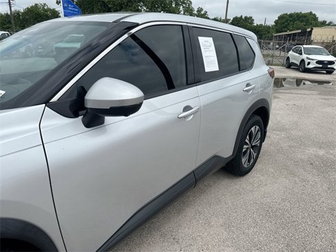Used 2021 Nissan Rogue SV image 34