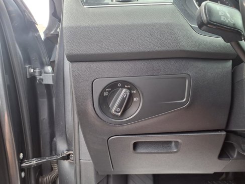 Used 2018 Volkswagen Tiguan SEL image 20
