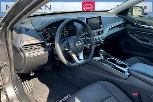 Used 2023 Nissan Altima 2.5 SV image 14