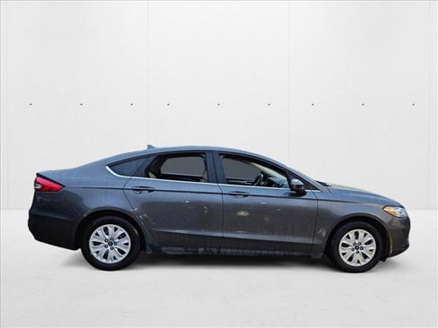 Used 2020 Ford Fusion S image 4
