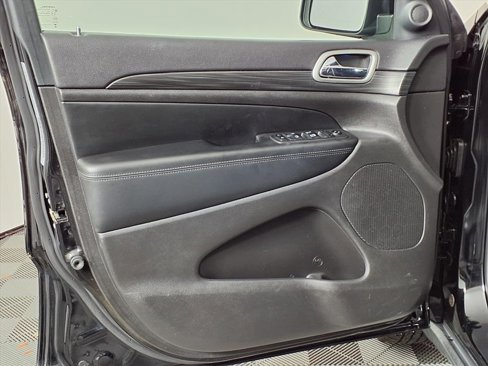 Used 2019 Jeep Grand Cherokee Laredo image 20