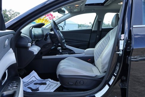 Used 2023 Hyundai Elantra Limited image 7
