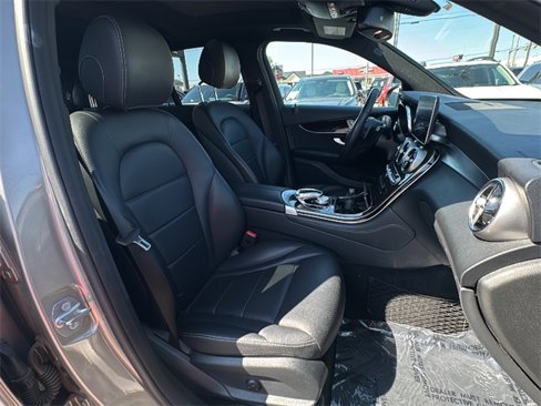 Used 2019 Mercedes-Benz GLC 300 4MATIC image 11