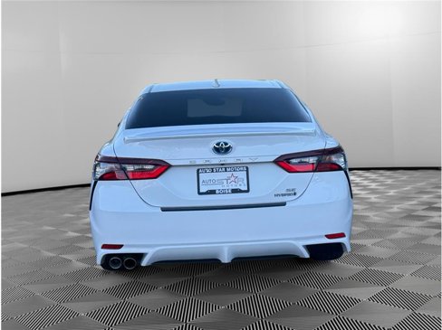 Used 2023 Toyota Camry SE image 4