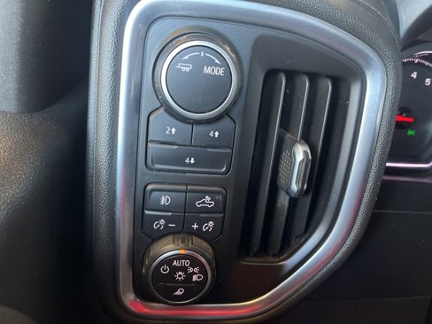 Used 2020 Chevrolet Silverado 3500 LT w/ Texas Edition image 18