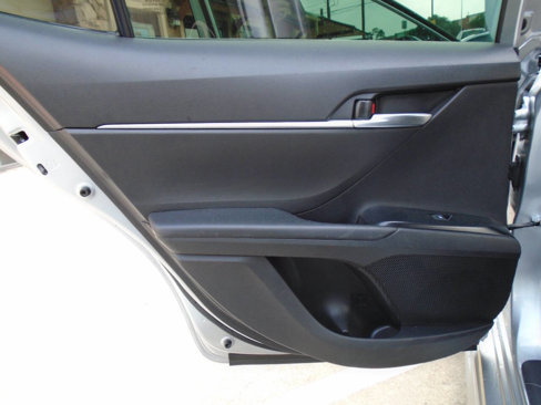 Used 2020 Toyota Camry SE image 29