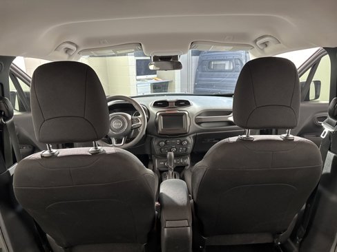 Used 2021 Jeep Renegade Sport image 25