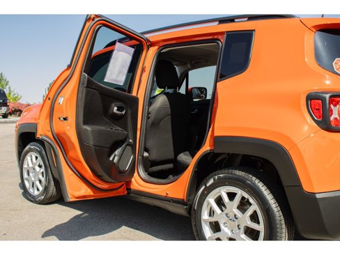Used 2020 Jeep Renegade Latitude image 17