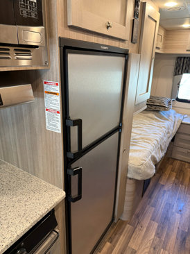 Used 2019 Ford E-450 and Econoline 450 Super Duty w/ Motorhome Prep Package image 22