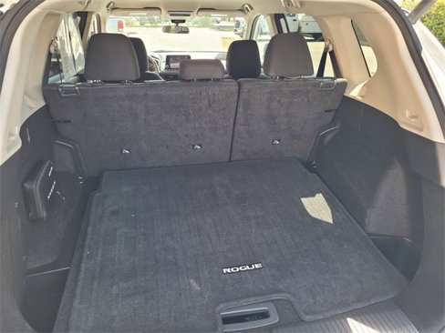 Used 2024 Nissan Rogue SV image 26