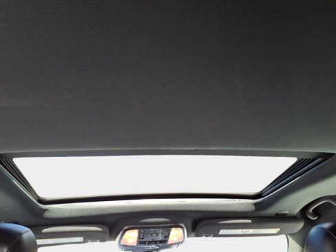 Used 2019 Jeep Grand Cherokee Limited image 16