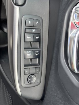 Used 2019 Jeep Cherokee Latitude Plus w/ Cold Weather Group image 23