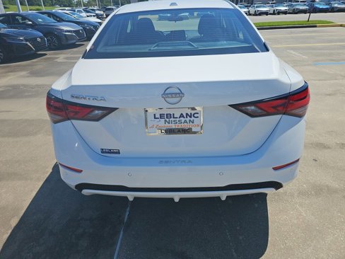 New 2025 Nissan Sentra SV image 2