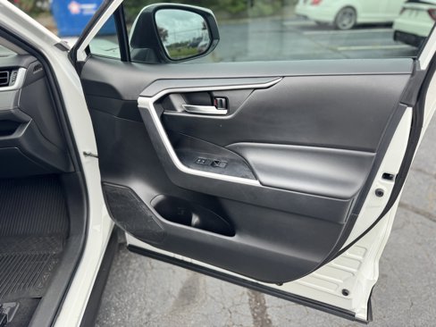 Used 2023 Toyota RAV4 XLE image 7
