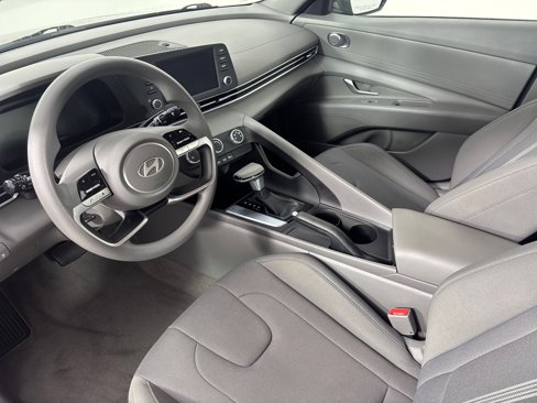 Used 2024 Hyundai Elantra SE image 4
