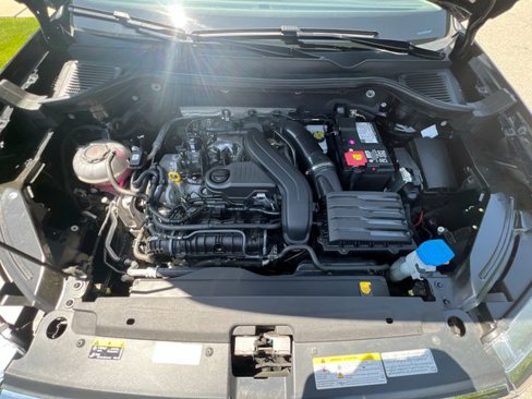 Certified 2022 Volkswagen Taos SE w/ IQ.Drive SE Package image 24