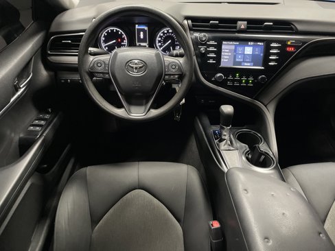 Used 2019 Toyota Camry LE image 30