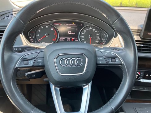 Used 2020 Audi Q5 2.0T Premium image 19