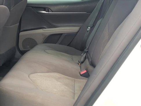 Used 2020 Toyota Camry LE image 15