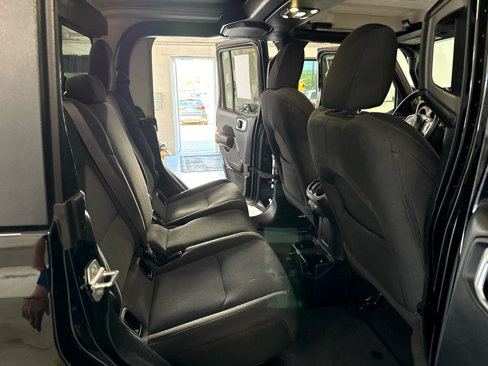 Used 2021 Jeep Gladiator Sport image 37
