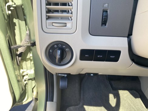 Used 2008 Ford Escape 2WD Hybrid image 19
