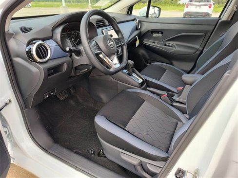 New 2025 Nissan Versa SV image 2