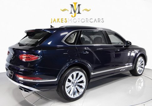 Used 2023 Bentley Bentayga Extended Wheelbase image 9