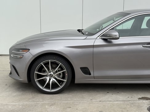 Used 2023 Genesis G70 2.0T image 5