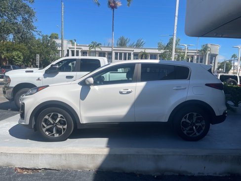 Used 2022 Kia Sportage LX image 4