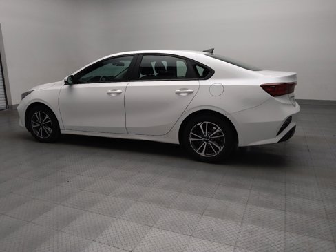 Used 2024 Kia Forte LXS image 3