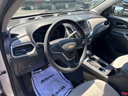 Used 2020 Chevrolet Equinox LS w/ LS Convenience Package image 24