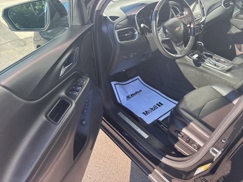 Used 2021 Chevrolet Equinox Premier w/ Redline Edition image 7